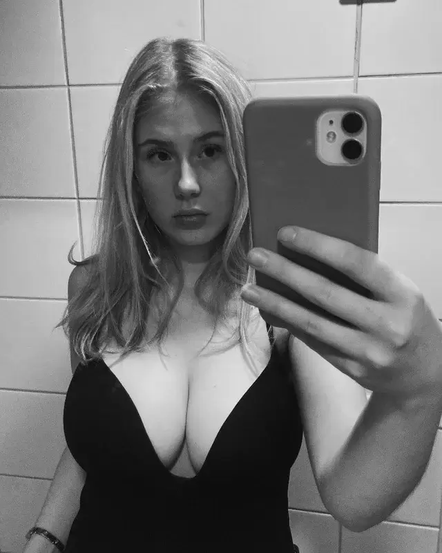 hui uiv ei deilig dame på 40😃  ( dato ikke satt ennå )